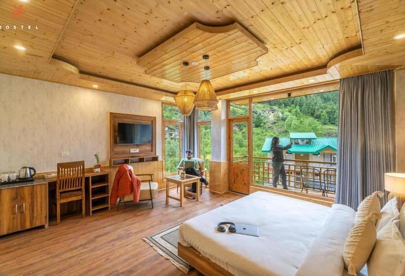 اتاق لوکس با بالکن, Zostel Old Manali, Goshal Road