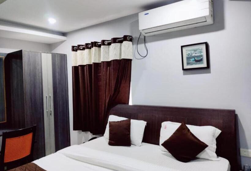 חדר דחוקס עם מיטת קינג, Shivangi Puri