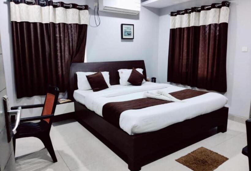 חדר דחוקס עם מיטת קינג, Shivangi Puri