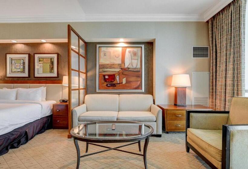 إستديو قياسى مطل على حمام السباحة, The Fantasy Suite Mgm Signature Pool View