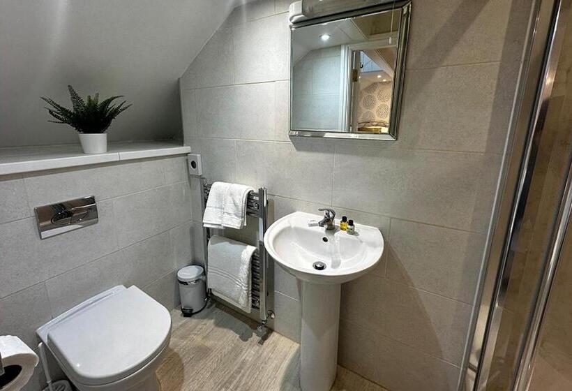 ベーシックルーム, Station Lounge & Rooms