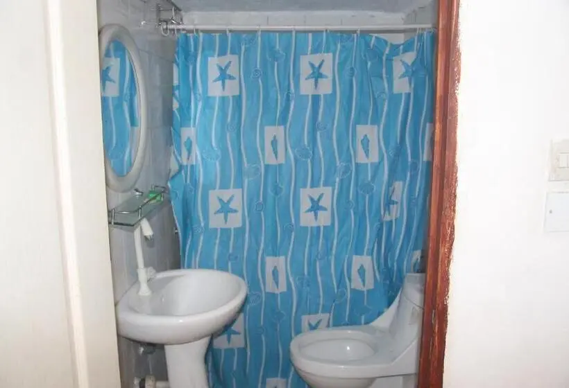 اتاق استاندارد یک نفره, Medina Hotel Mutsamudu