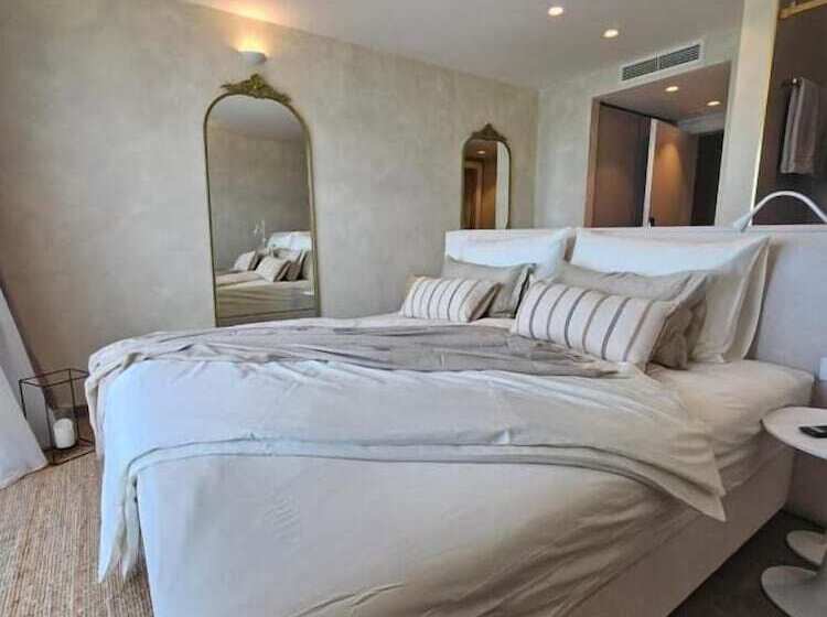 オーシャンビューデラックスルームバルコニー付き, Aria