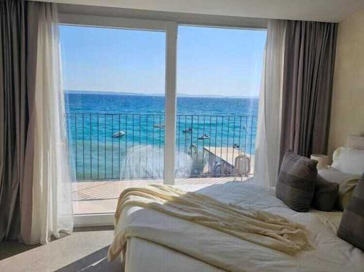 プレジデントスイートルーム, Aria