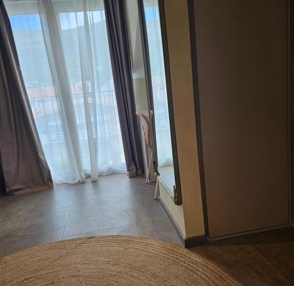 スタンダードシングルルーム, Aria