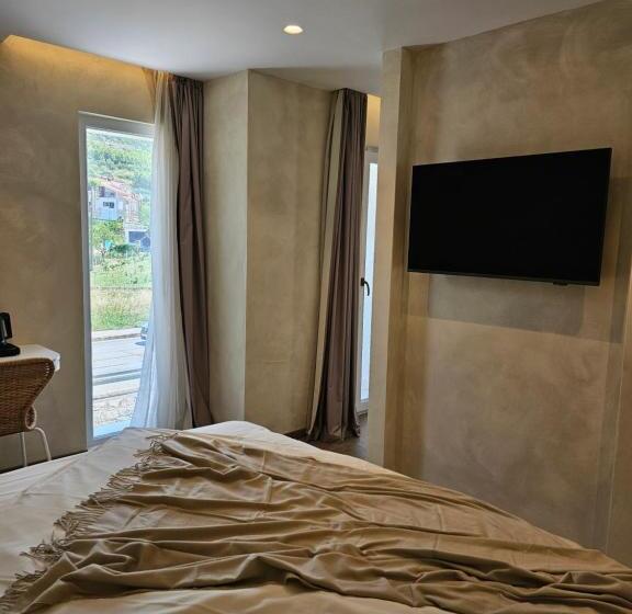 キングサイズベッドのスタンダードルーム, Aria