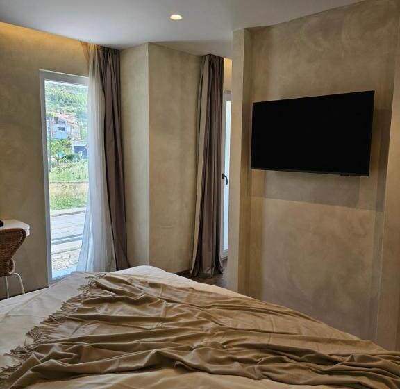 キングサイズベッドのスタンダードルーム, Aria