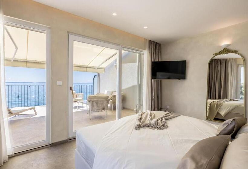 オーシャンビュースイート, Aria