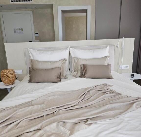 ２ベッドスイートルーム, Aria