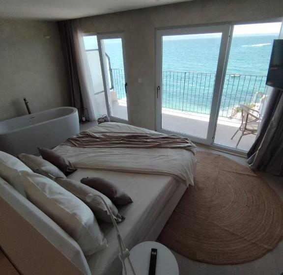 テラス付スイート, Aria