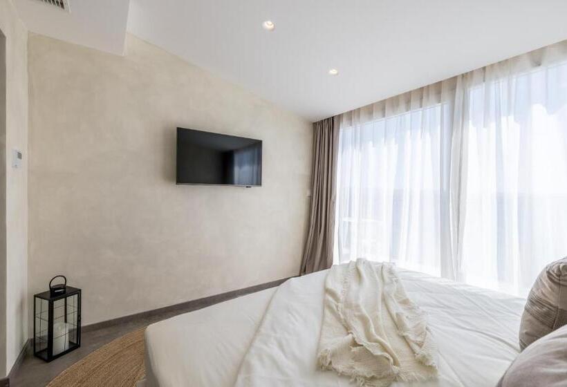 プレジデントスイートルーム, Aria