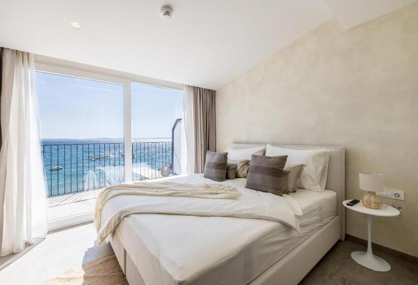 プレジデントスイートルーム, Aria