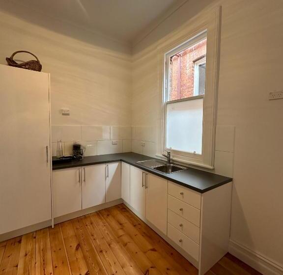 غرفة قياسية حمام مشترك, Ark Apartments