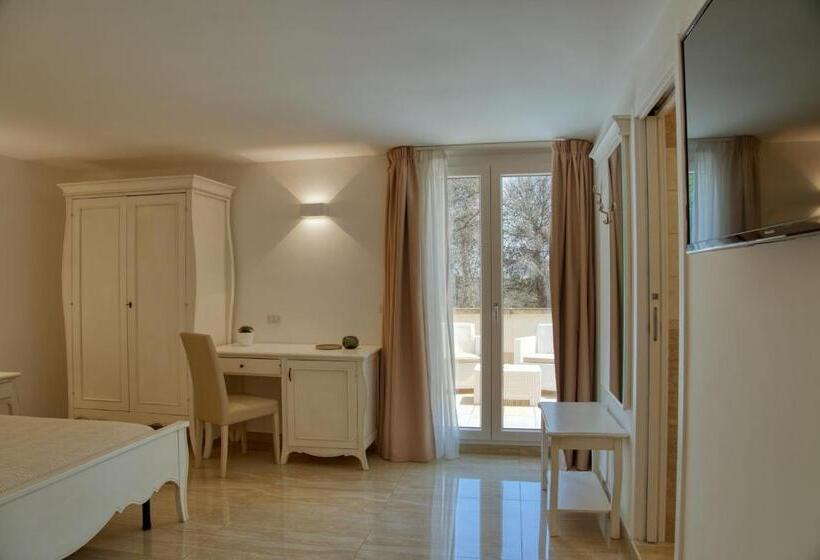 スタンダードトリプルルーム, Dimore Relais Suite Garden Breakfast