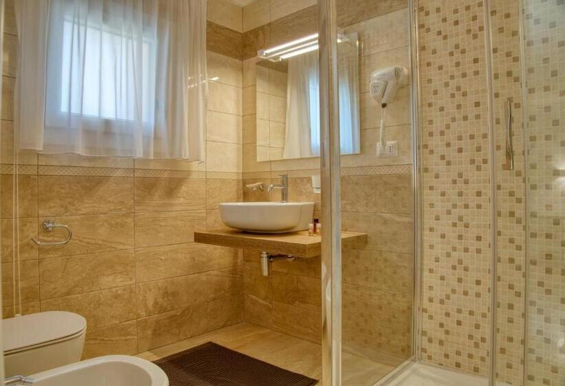 スタンダードトリプルルーム, Dimore Relais Suite Garden Breakfast