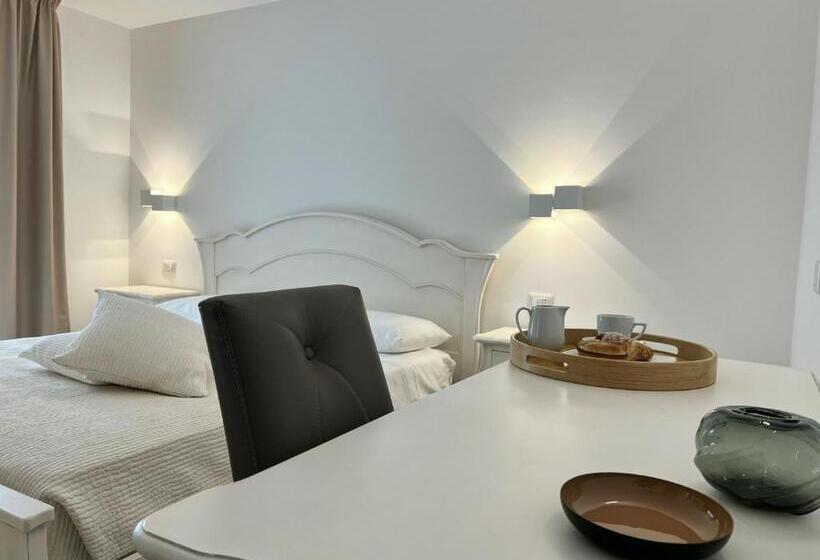 バルコニー付きスタンダードルーム, Dimore Relais Suite Garden Breakfast