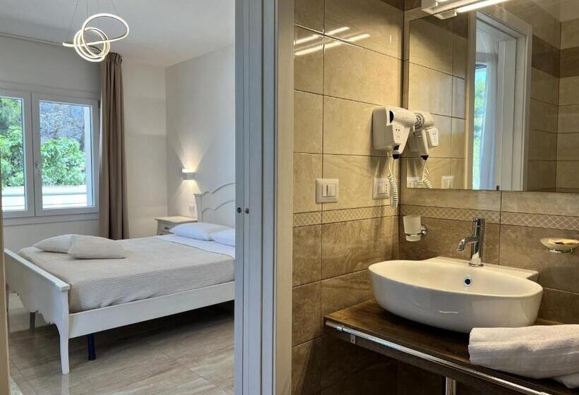 バルコニー付きスタンダードルーム, Dimore Relais Suite Garden Breakfast