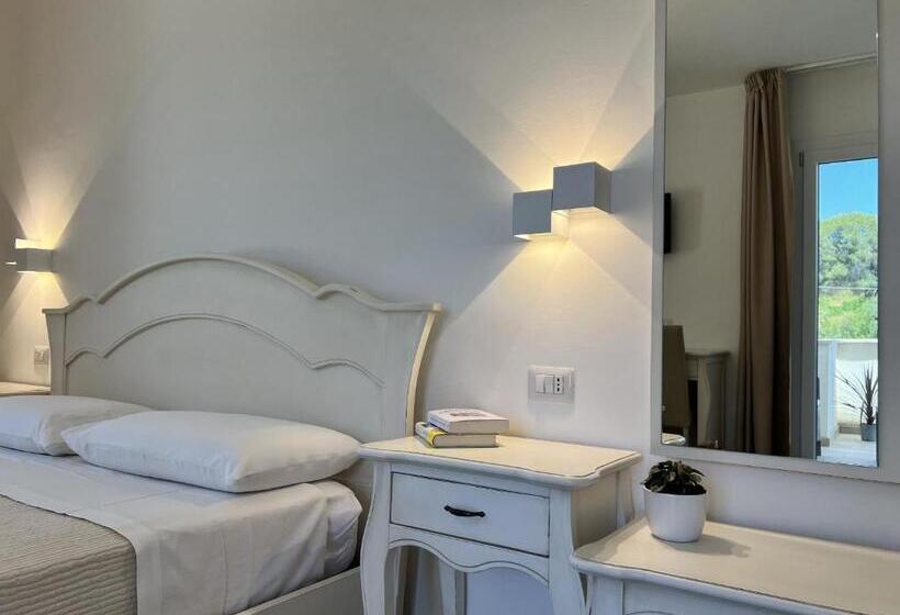 バルコニー付きスタンダードルーム, Dimore Relais Suite Garden Breakfast