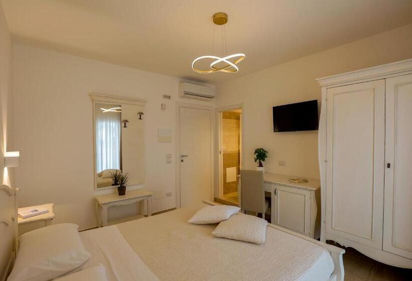 バルコニー付きスタンダードルーム, Dimore Relais Suite Garden Breakfast