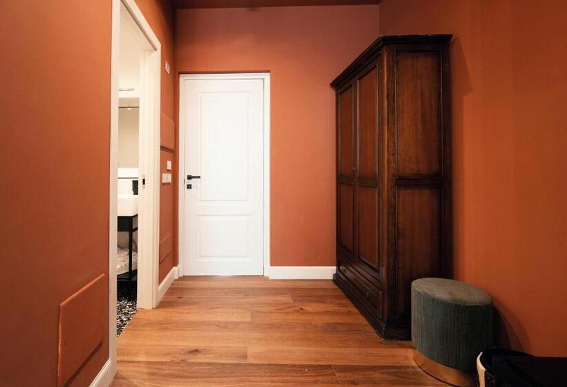 اتاق لوکس با تخت بزرگ, Naman Hotellerie Monti