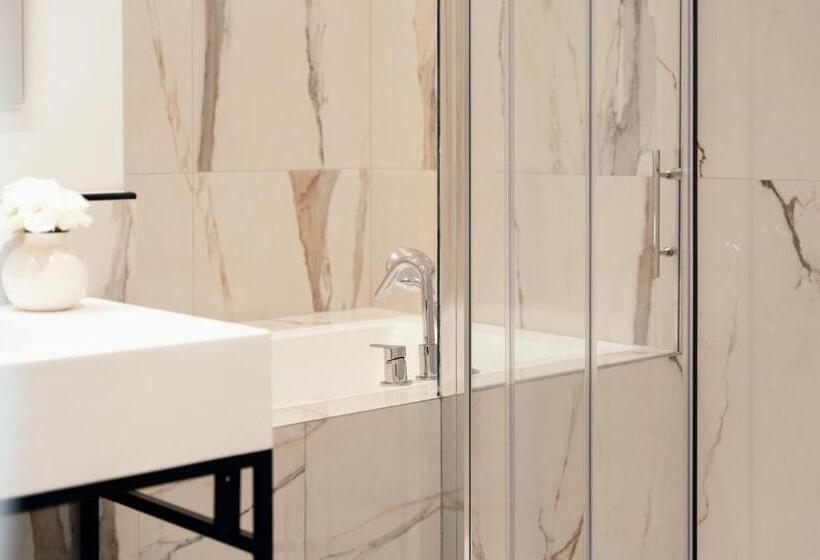 سوییت, Naman Hotellerie Monti