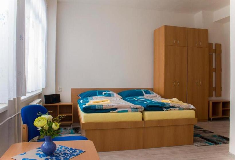 Pokój Standard, šd Urbánkova 2