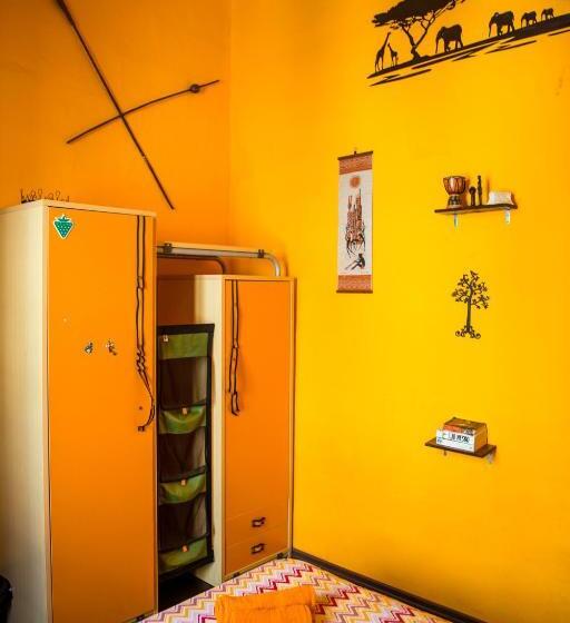 اتاق استاندارد یک نفره, Five Trees