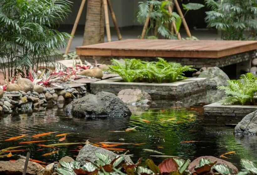 Номер Deluxe, Delonix Hotel Karawang