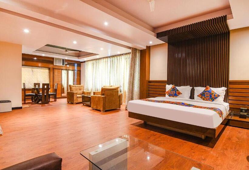 سوییت, Fabhotel Shivani International