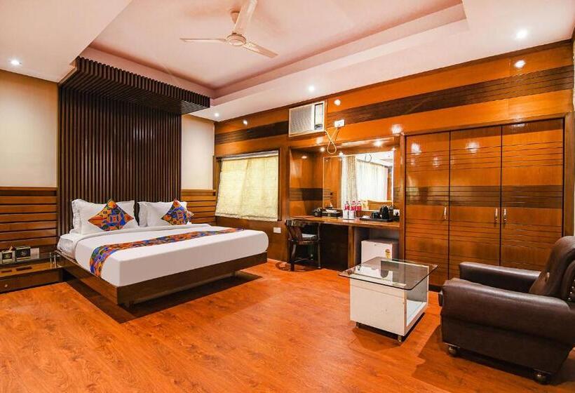 سوییت, Fabhotel Shivani International
