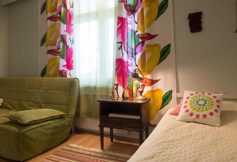 מיטה בחדר משותף, Kokemäen Seurahuone