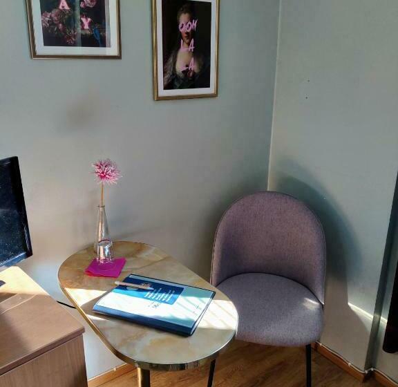 חדר סטנדרט יחיד, Li Merikotka