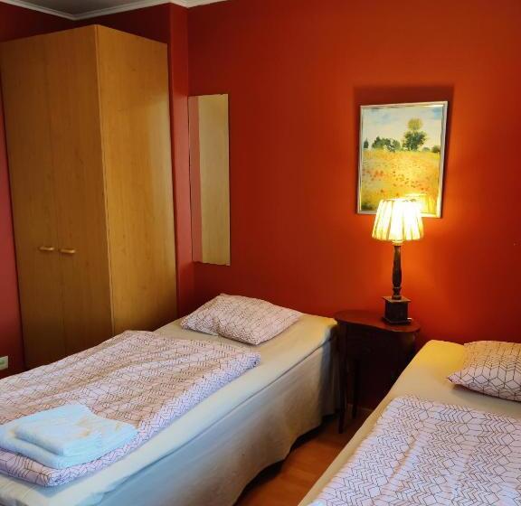 חדר בסיסי, Li Merikotka