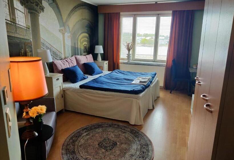 חדר סופריור, Li Merikotka