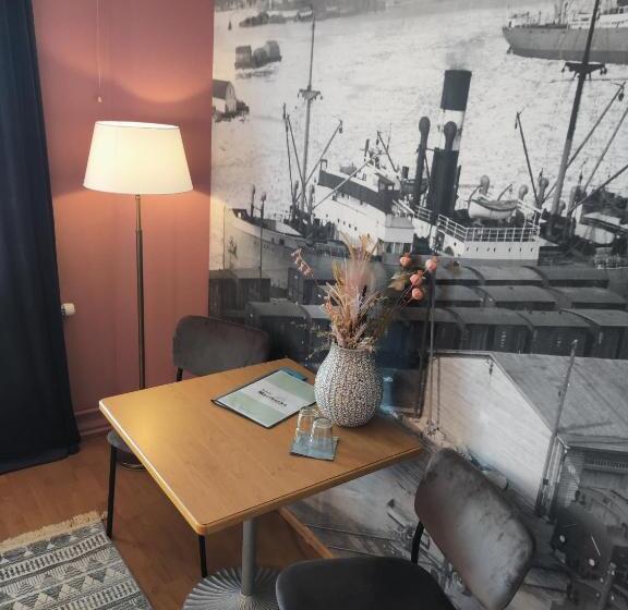 חדר סטנדרט, Li Merikotka