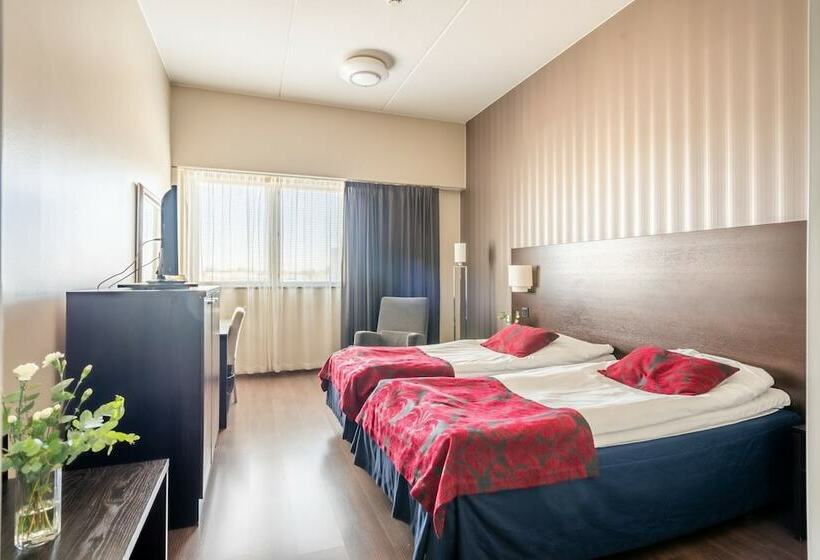 חדר סטנדרט, Li Raahen Hovi