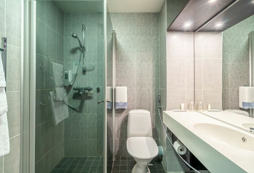 חדר סטנדרט, Li Raahen Hovi