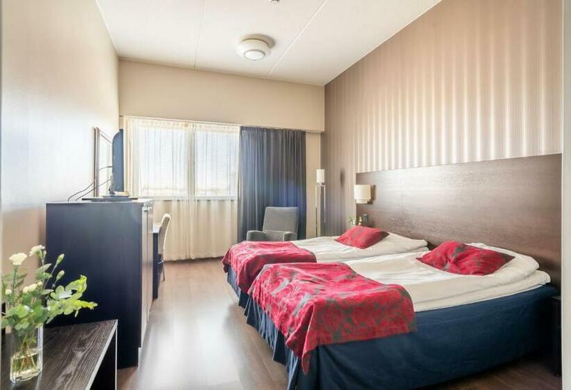 חדר סטנדרט, Li Raahen Hovi