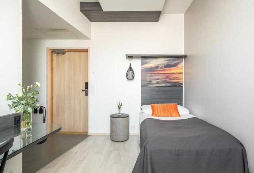 חדר סופריור יחיד, Li Raahen Hovi