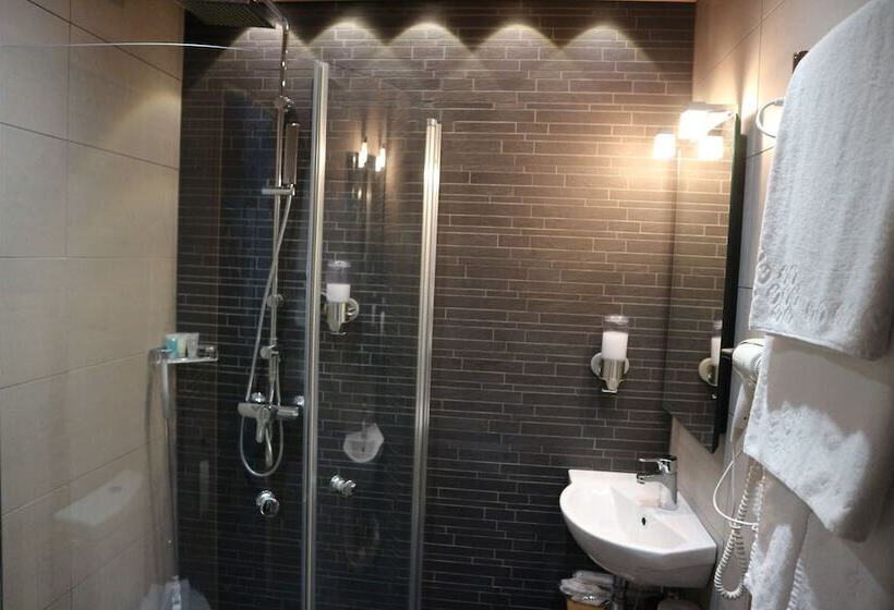 Номер Superior, Majatalo Onnela