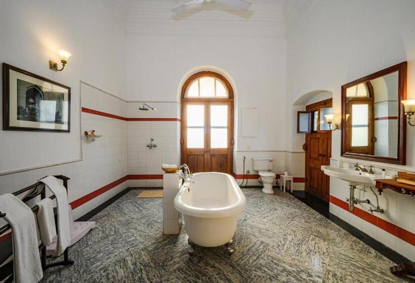 Номер Комфорт, Neemrana S Baradari Palace