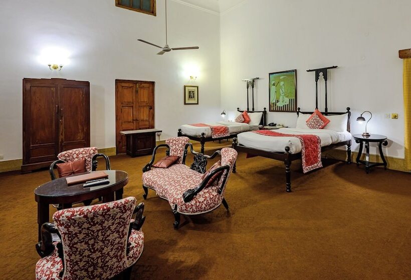 Номер Стандарт, Neemrana S Baradari Palace