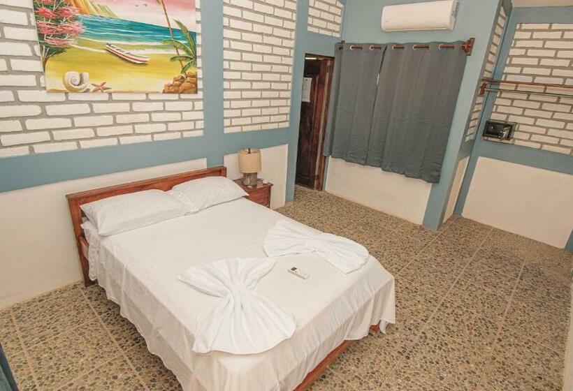 Номер Стандарт, The Barrel Hostel