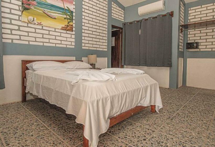 Номер Стандарт, The Barrel Hostel