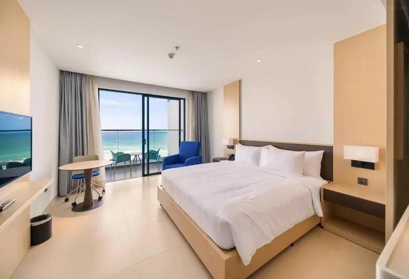 اتاق استاندارد با تخت بزرگ, The Arena Cam Ranh Resort