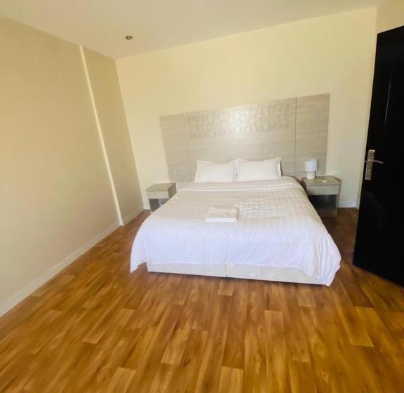 스탠다드 룸 킹사이즈 침대, Al Gifary