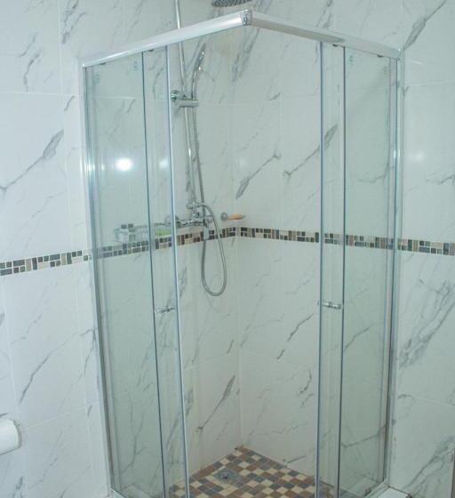 اتاق استاندارد, The Chobe Inn