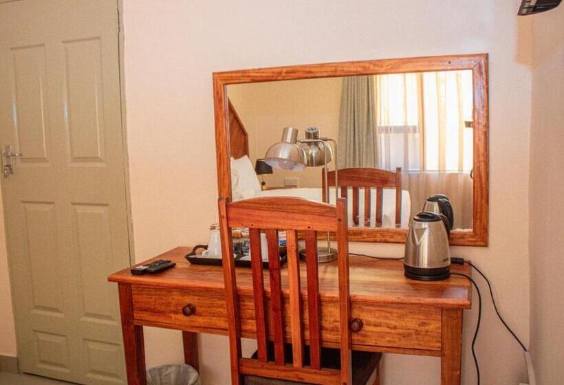 اتاق استاندارد, The Chobe Inn