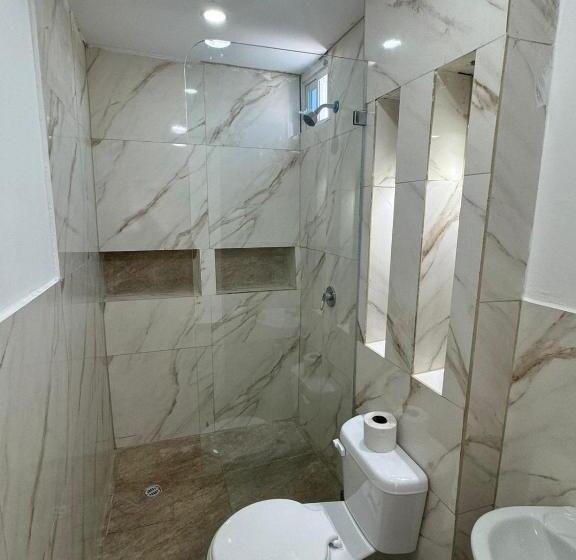 スイート, Hostal Las Orquideas 2