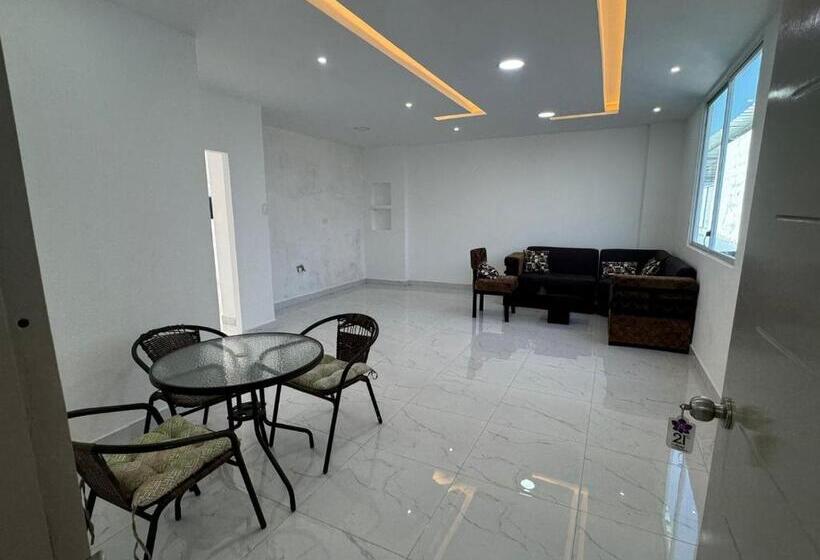 スイート, Hostal Las Orquideas 2